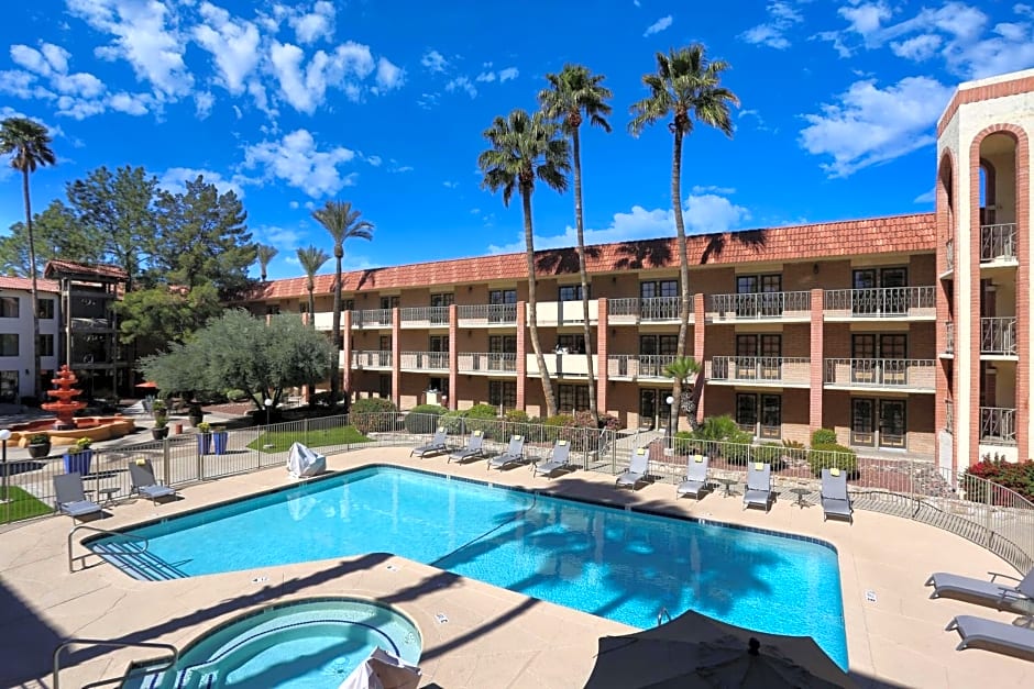 DoubleTree By Hilton Suites Tucson Airport