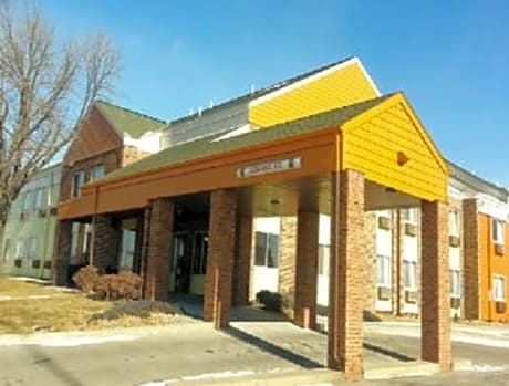 Sunset Inn & Suites
