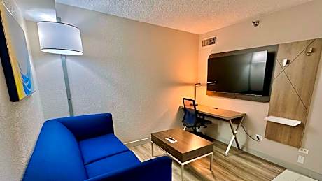 1 King Bed 2 Parlor Suite Non-Smoking