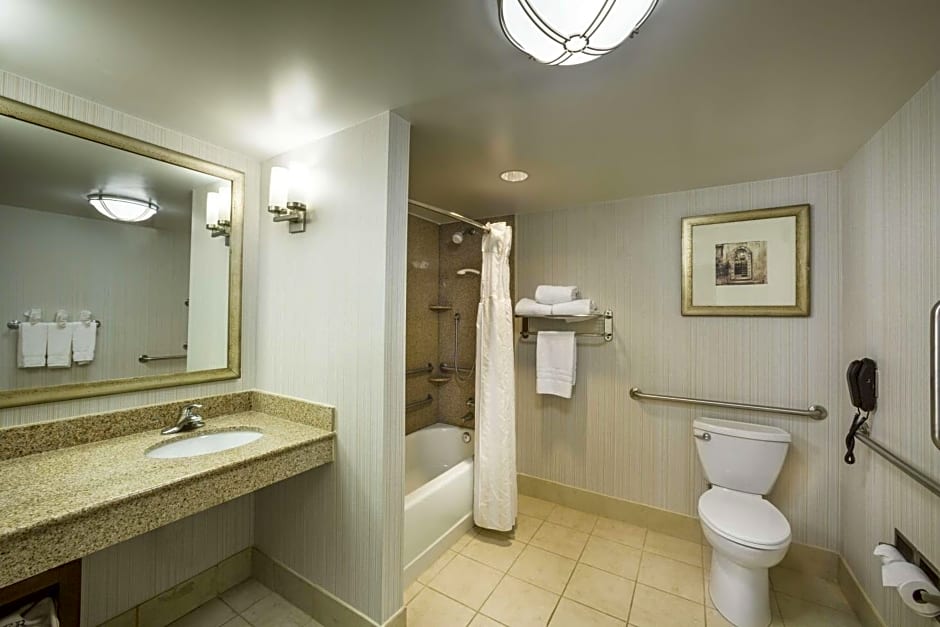 Hilton Garden Inn Hampton Coliseum Central