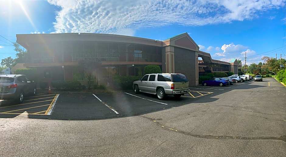 Travelers Inn