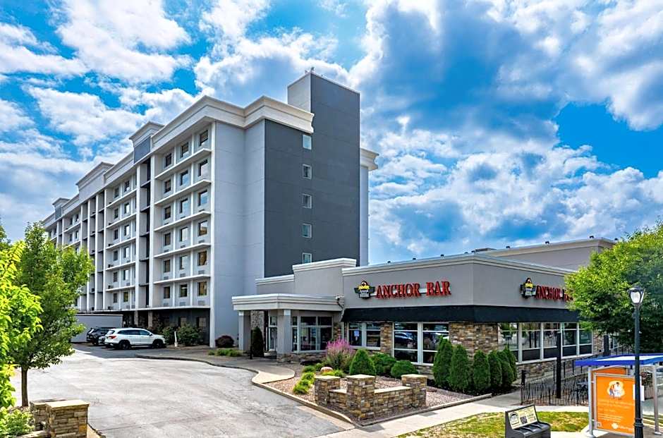 Holiday Inn Niagara Falls State Park Entry