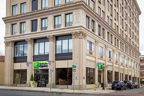 Holiday Inn Express Springfield Downtown