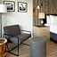 Hotel Paradox, Autograph Collection