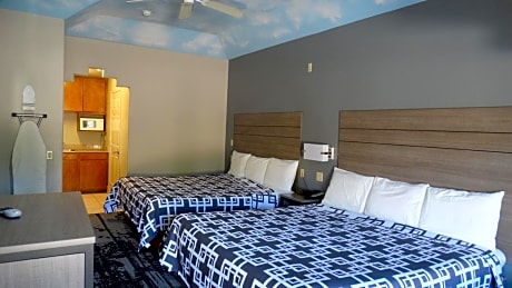 Deluxe King Room with Two King Beds - Smoking