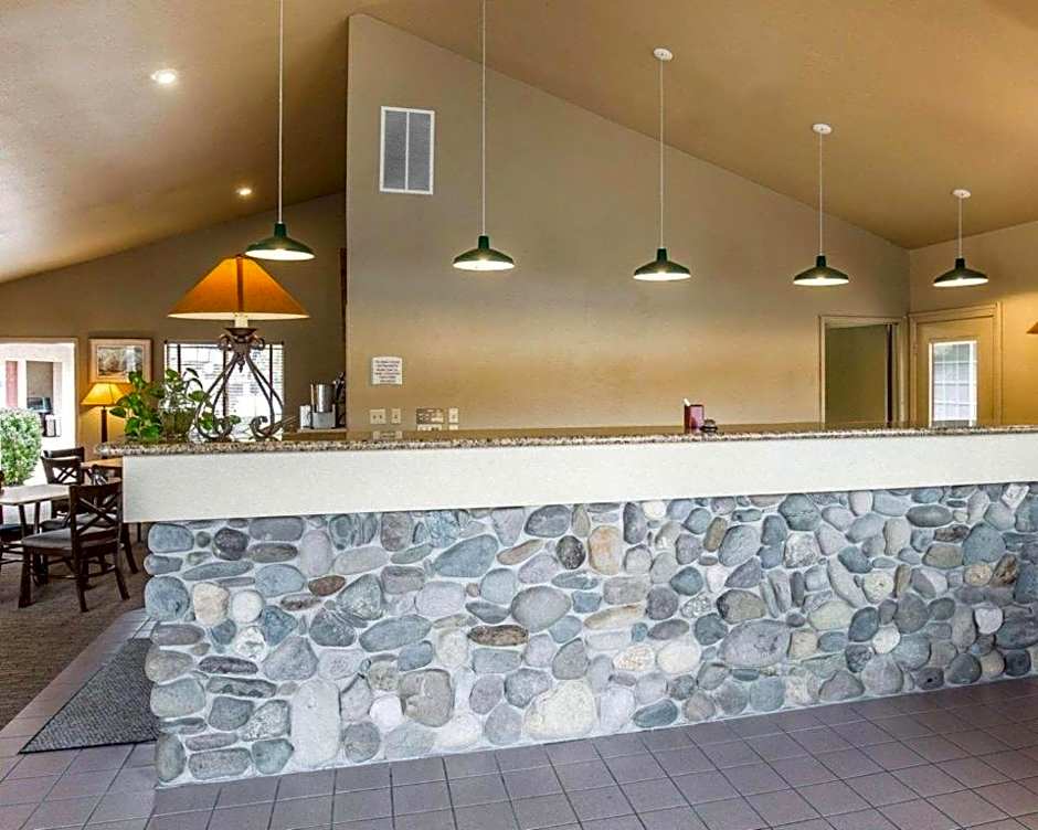 Quality Inn & Suites Minden