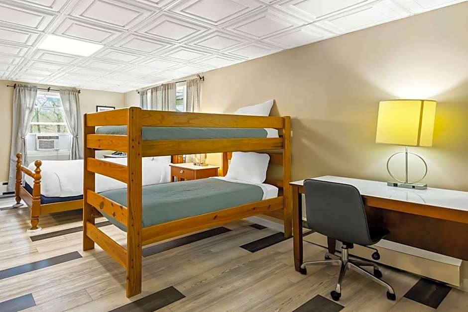 Rodeway Inn Formerly Camp Inn Lodge