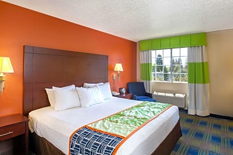 2 Queen Beds Smoking Room With Free