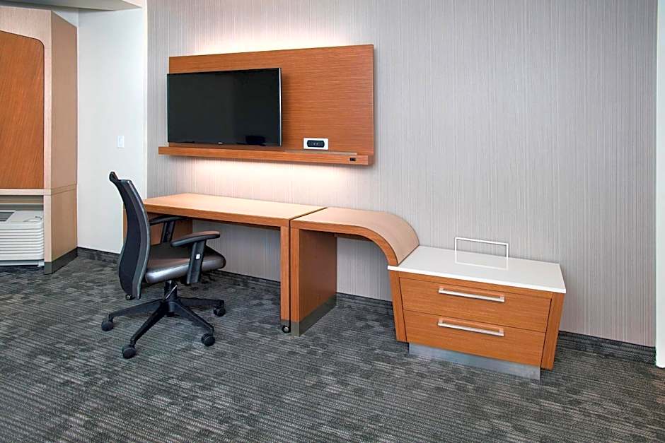 Courtyard by Marriott Redwood City