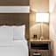 La Quinta Inn and Suites by Wyndham Houston Spring South