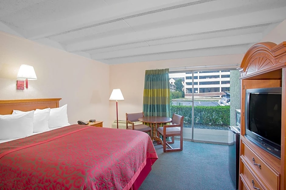 Days Inn by Wyndham Tallahassee University Center