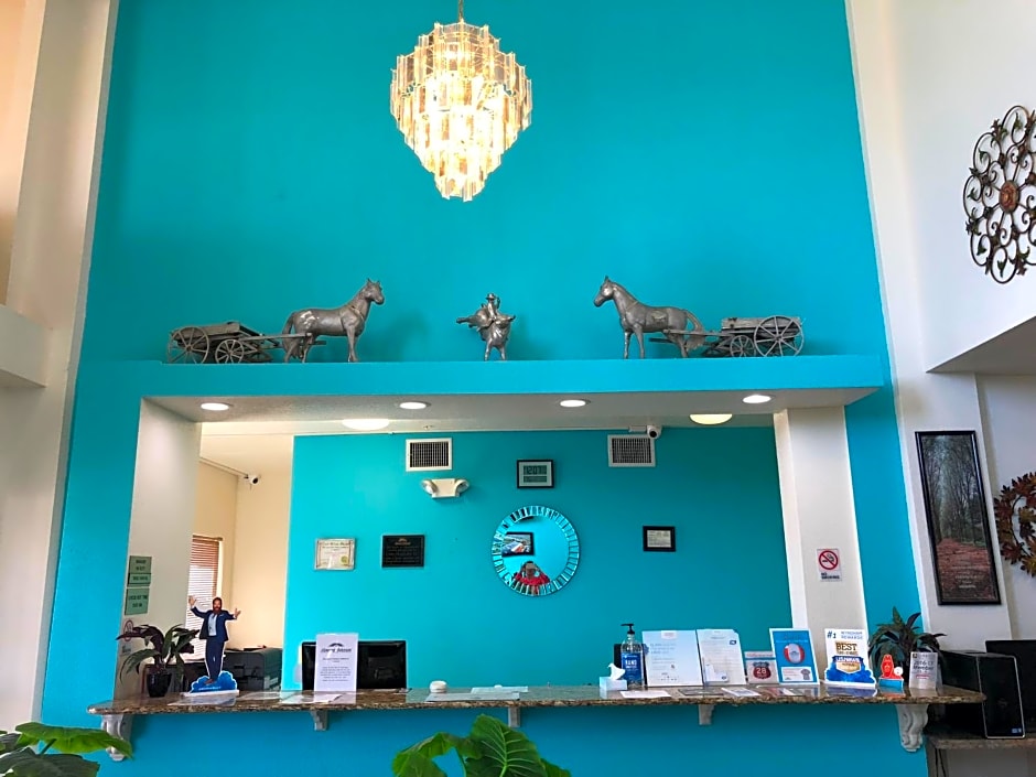 Howard Johnson by Wyndham Lubbock TX