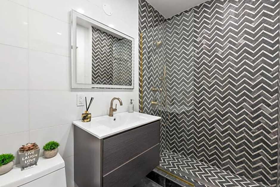 Top Notch 2 Bedroom Minutes From Central Park