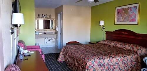 Newport News Inn