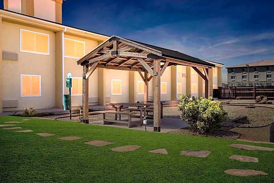 Comfort Inn City of Natural Lakes