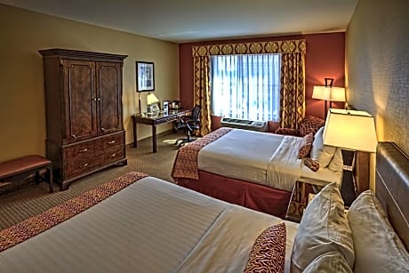 Deluxe Queen Room with Two Queen Beds