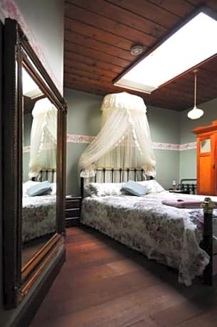 Bridge Cottage