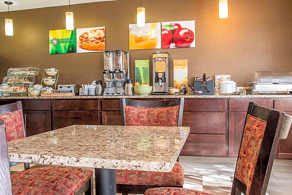 Quality Inn Byron Center