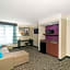 La Quinta Inn & Suites by Wyndham Albany Airport