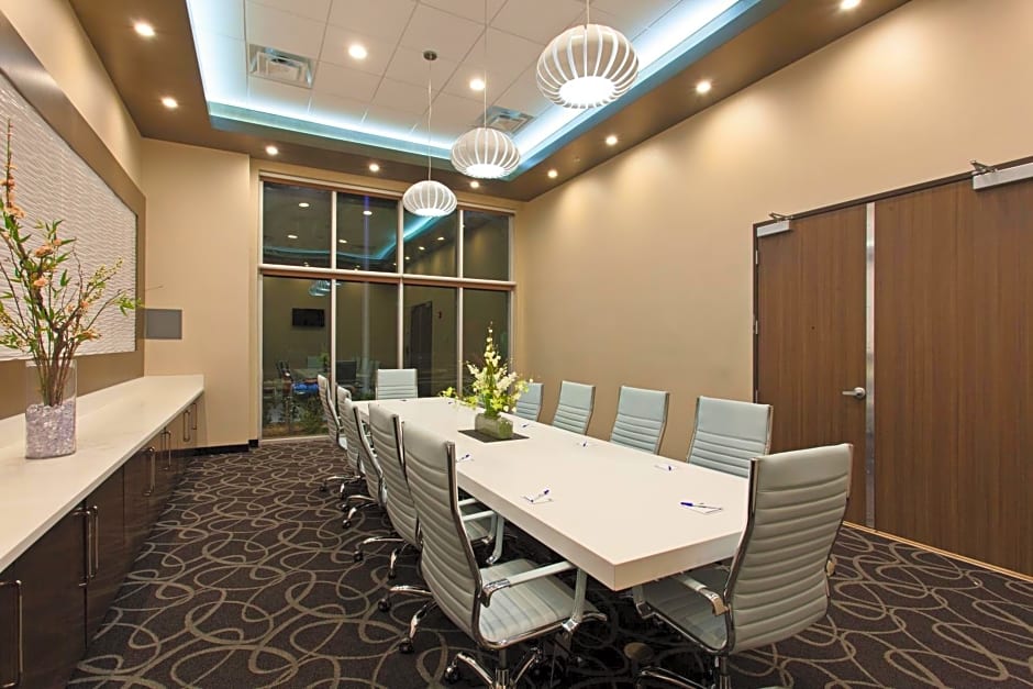 Holiday Inn Express North Hollywood Burbank Area