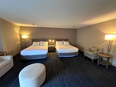 2 Queen Beds Family Suite Non-Smoking