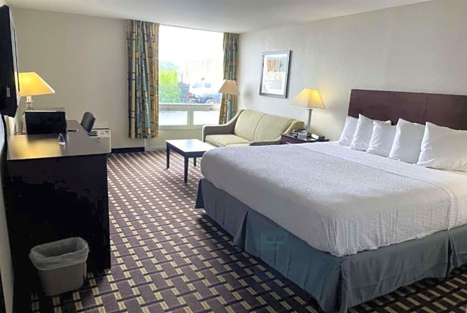 Days Inn by Wyndham Fort Wright Cincinnati Area