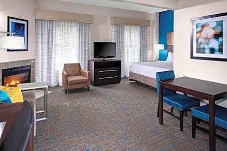 King Suite with Fireplace