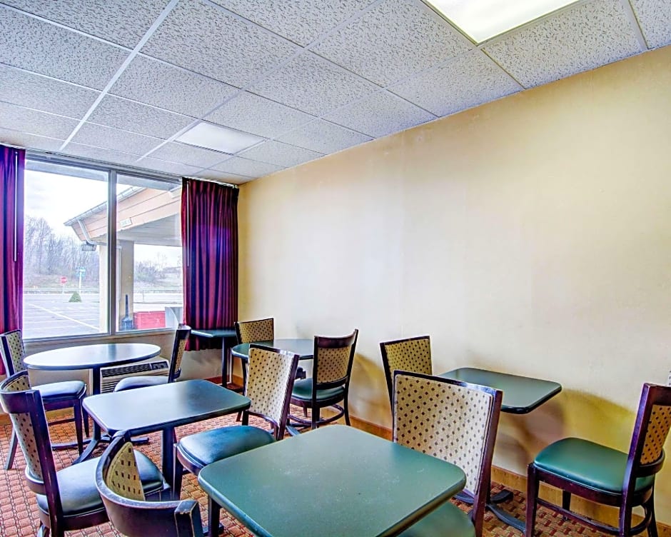Econo Lodge Wytheville I-77 & I-81