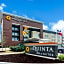 La Quinta Inn and Suites by Wyndham Houston Spring South