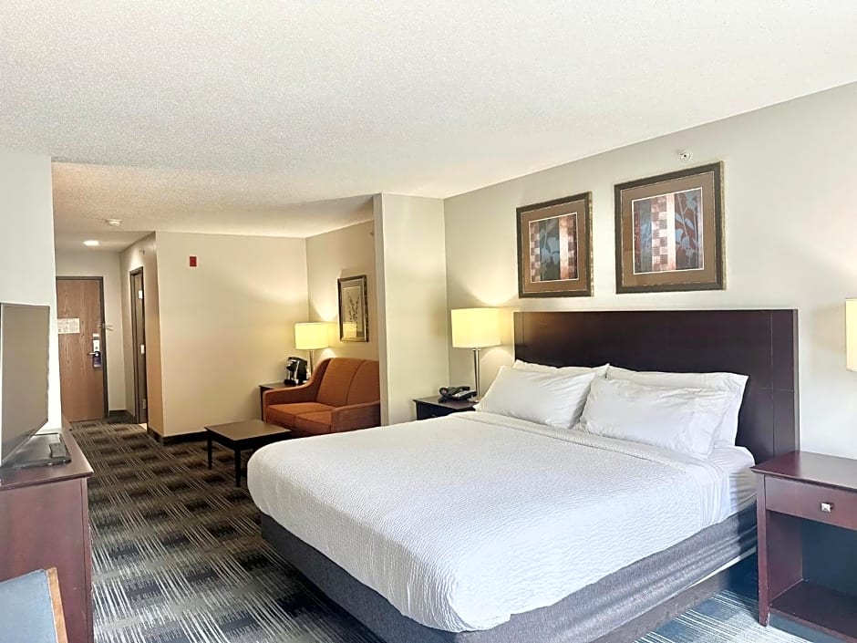Holiday Inn Express and Suites Meriden