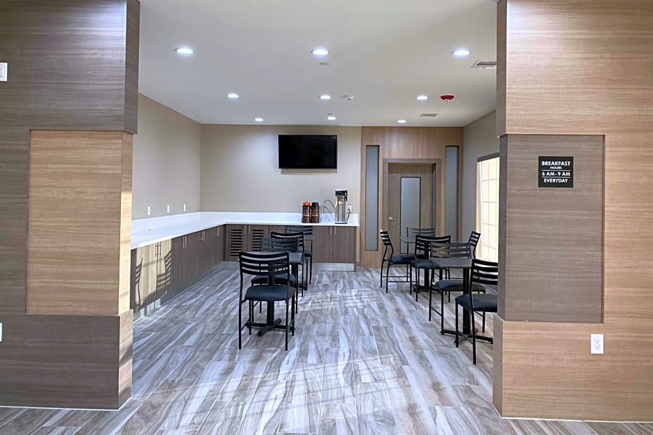 Super 8 by Wyndham Houston NW Beltway 8