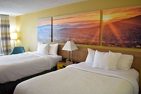 2 Queen Beds Non-Smoking