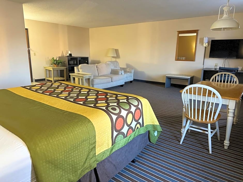 Super 8 by Wyndham Columbia Clark Lane