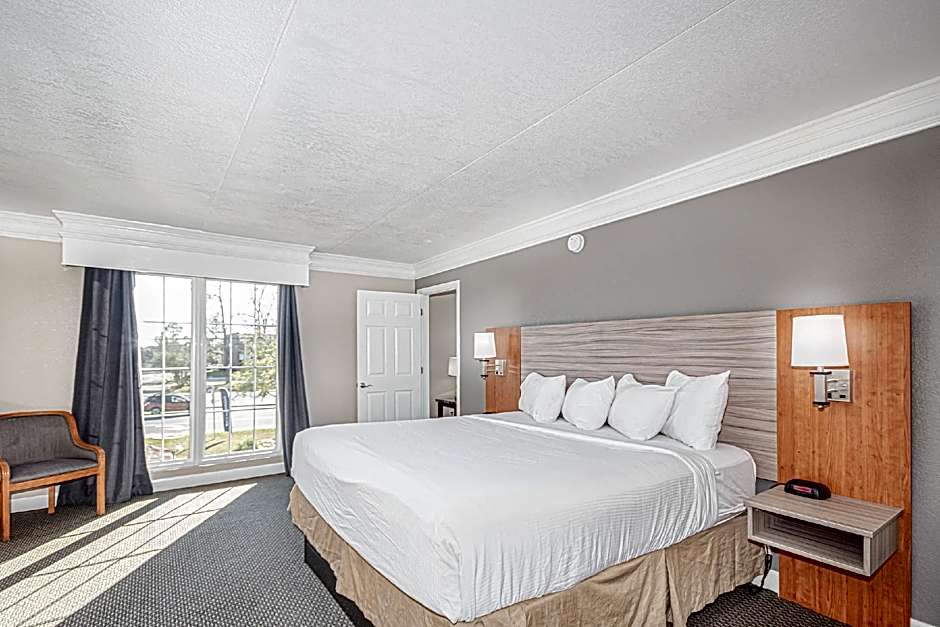 Casa Bella Inn & Suites