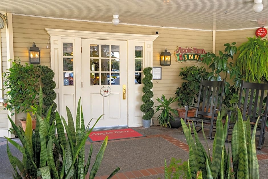 Apple Farm Inn
