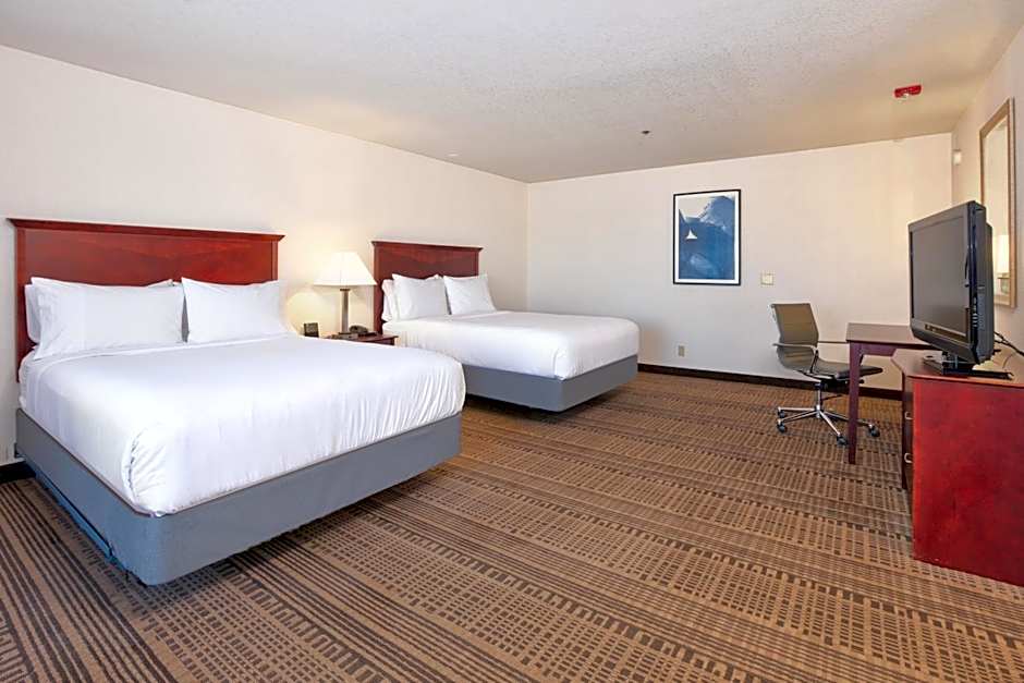 Holiday Inn Hotel & Suites Santa Maria