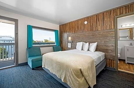 Queen Room