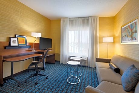 Studio, Multiple Beds (2 Queen Beds and 1 Double Sofa Bed)