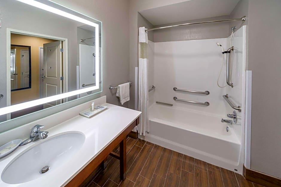 La Quinta Inn & Suites by Wyndham Houston Nw Beltway 8 / West Rd