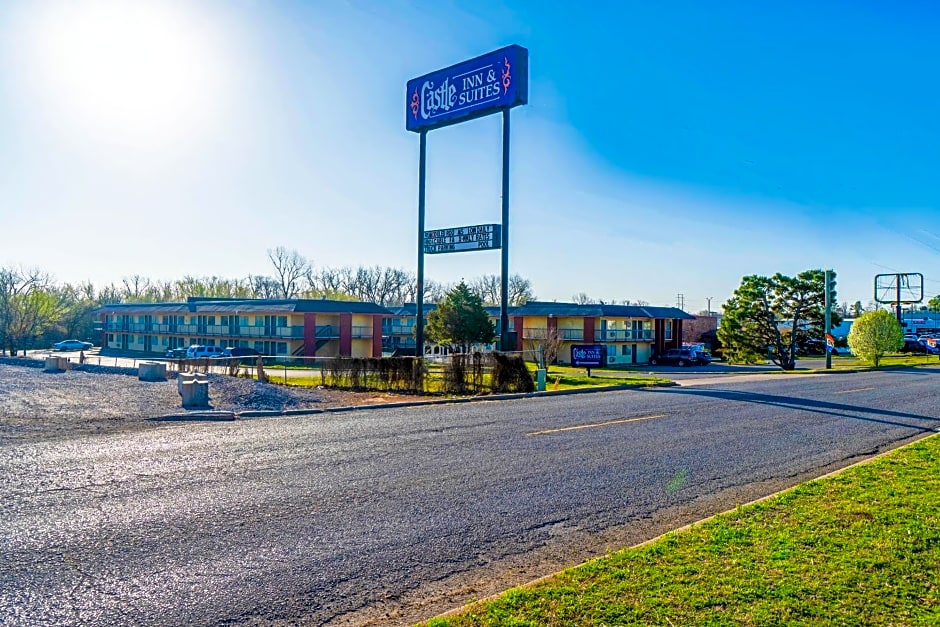 Castle Inn & Suites By OYO Chickasha