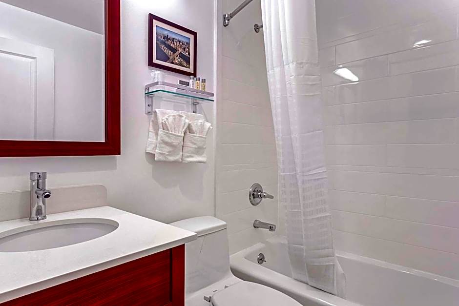 Avion Inn Near LGA Airport, Ascend Hotel Collection