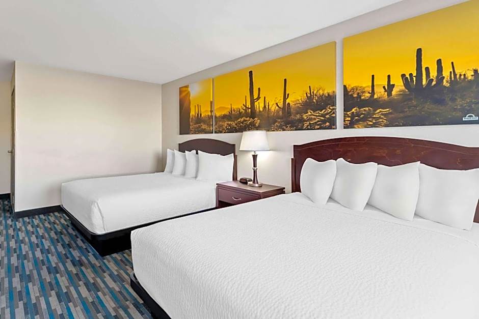 Days Inn & Suites by Wyndham Mesa Near Phoenix
