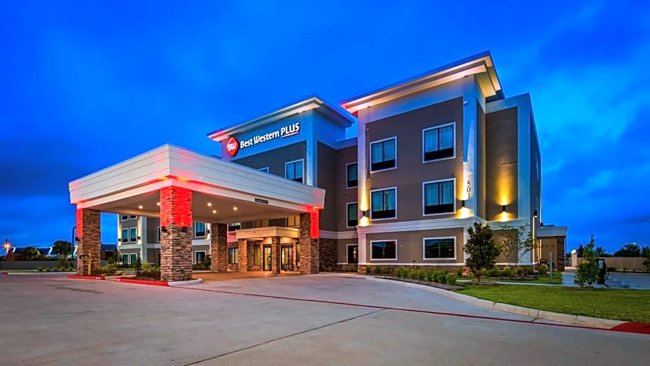 Best Western Plus Bay City Inn & Suites