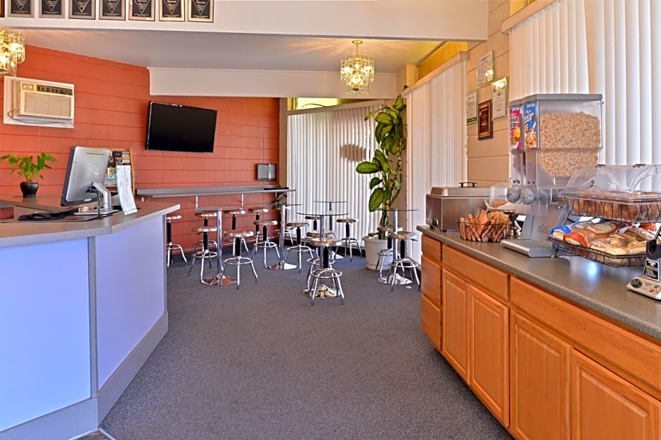 Maverick Motel - Modern Renovated Motel