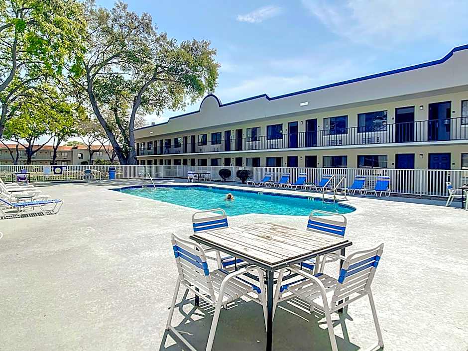 Stayable Suites Kissimmee West