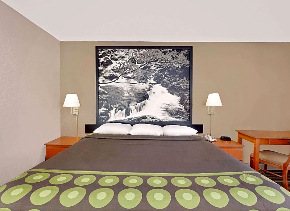 Super 8 by Wyndham Athens