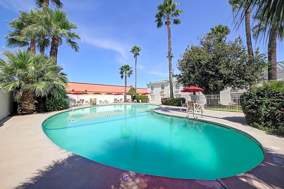 Motel 6-Laredo, TX - North I-35