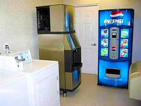 Studio Inn & Suites