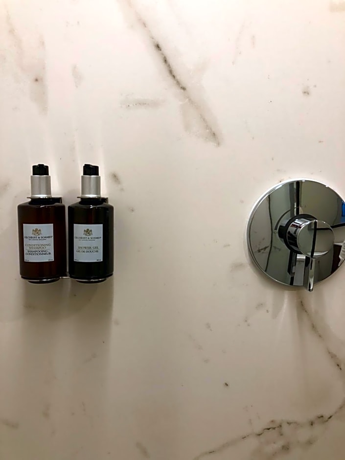 Skylark Hotel
