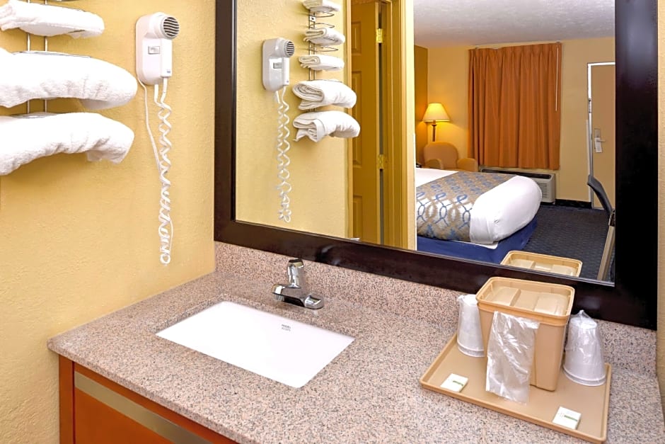 Americas Best Value Inn-Monroeville